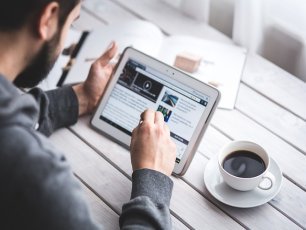Importance of blogging tablet